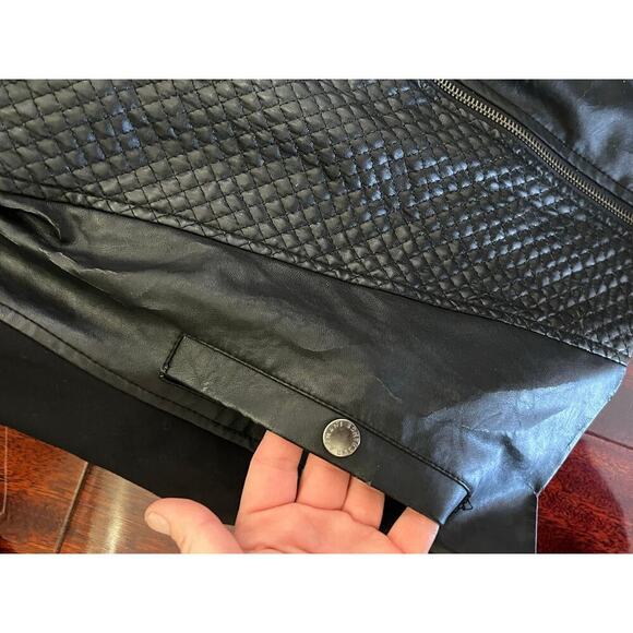 Armani Exchange leather jacket size large, has some damage as shown in pics - Picture 5 of 16